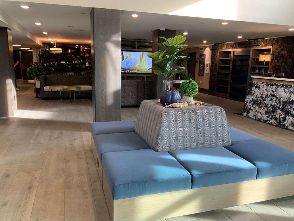 Oxford Suites Portland - Jantzen Beach Interior photo