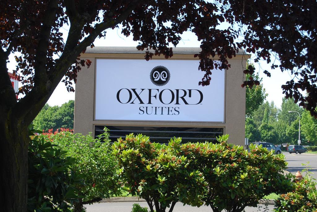 Oxford Suites Portland - Jantzen Beach Exterior photo