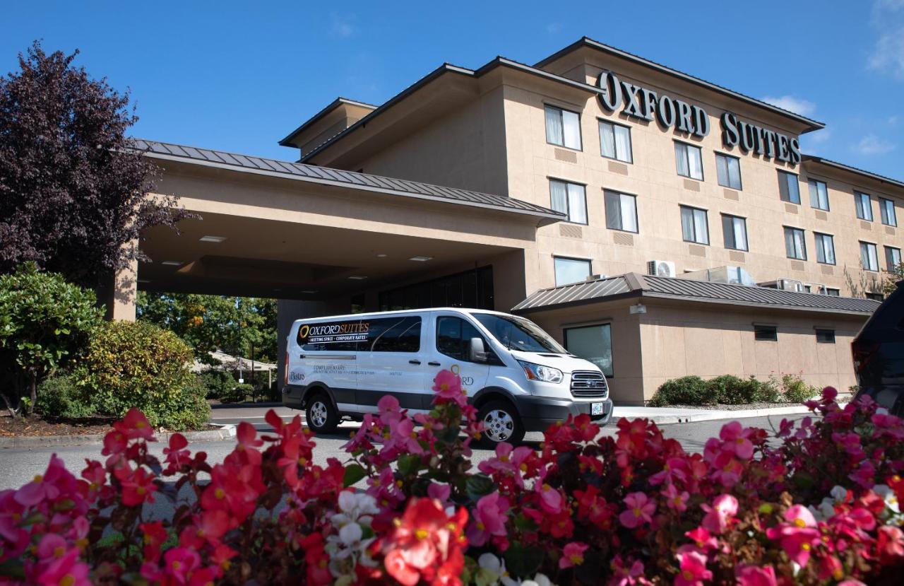 Oxford Suites Portland - Jantzen Beach Exterior photo